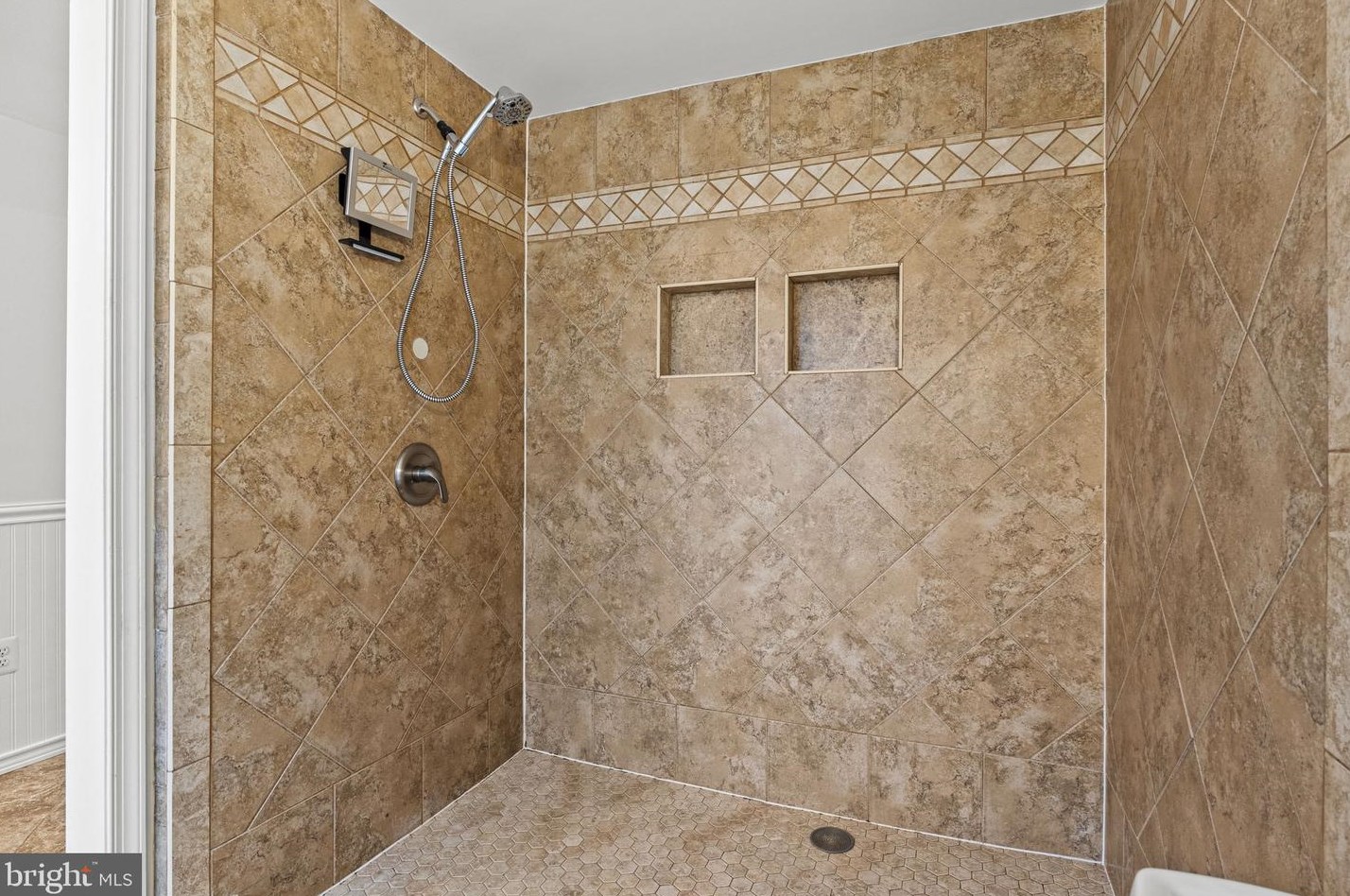 23520 Pocahontas Dr, Gaithersburg MD  20882-3216 exterior