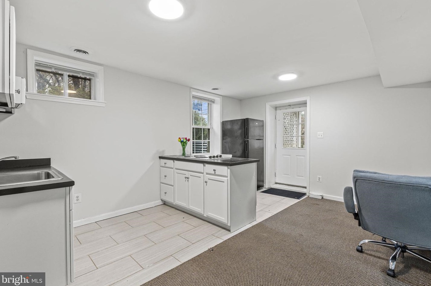 23520 Pocahontas Dr, Gaithersburg MD  20882-3216 exterior