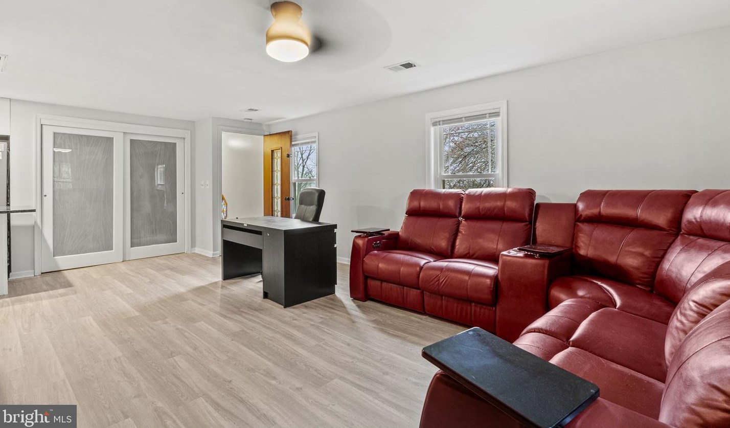 23520 Pocahontas Dr, Gaithersburg MD  20882-3216 exterior