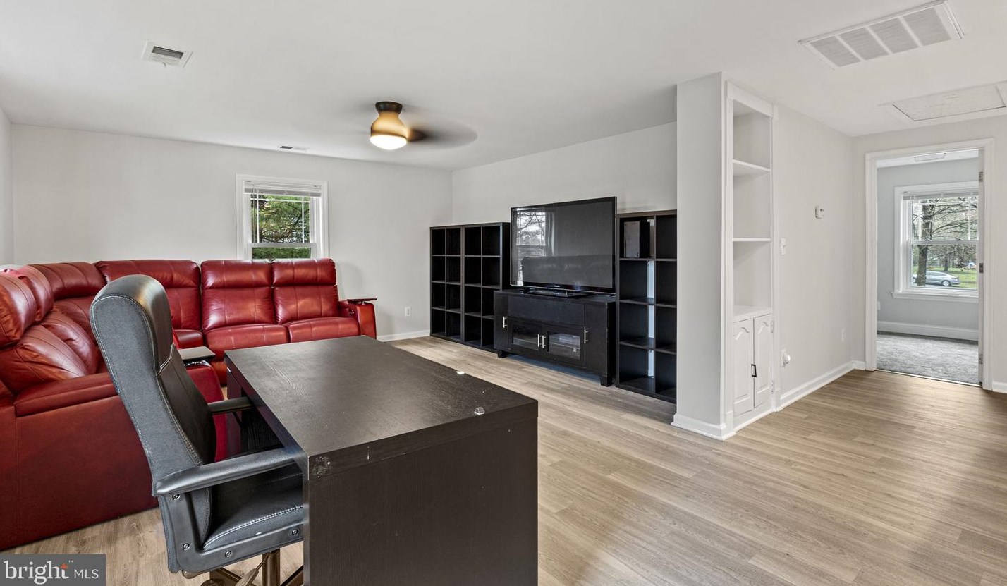 23520 Pocahontas Dr, Gaithersburg MD  20882-3216 exterior