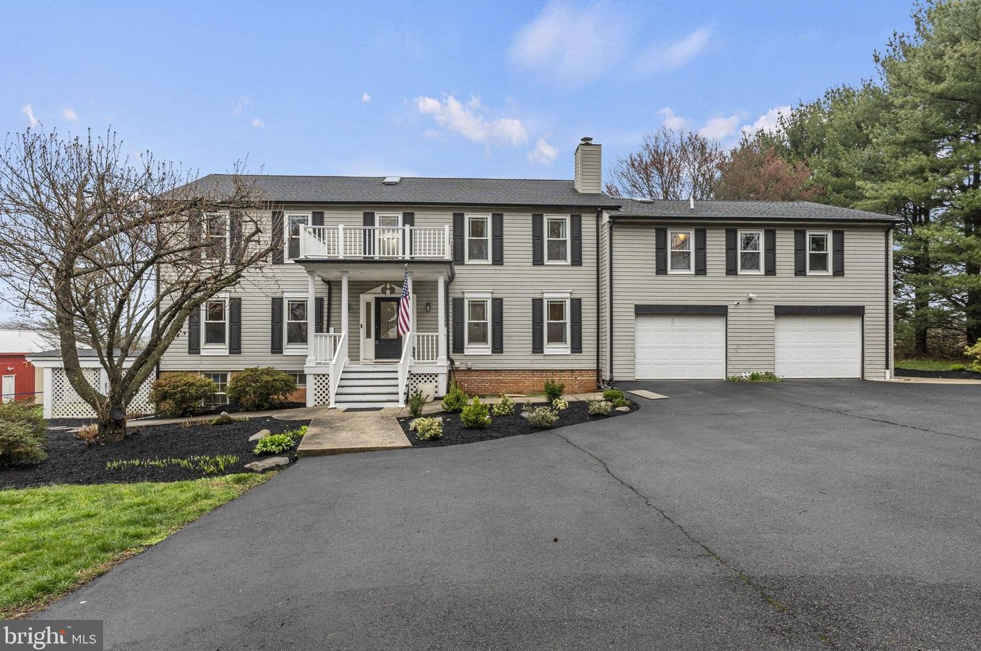 23520 Pocahontas Dr, Gaithersburg MD  20882-3216 exterior