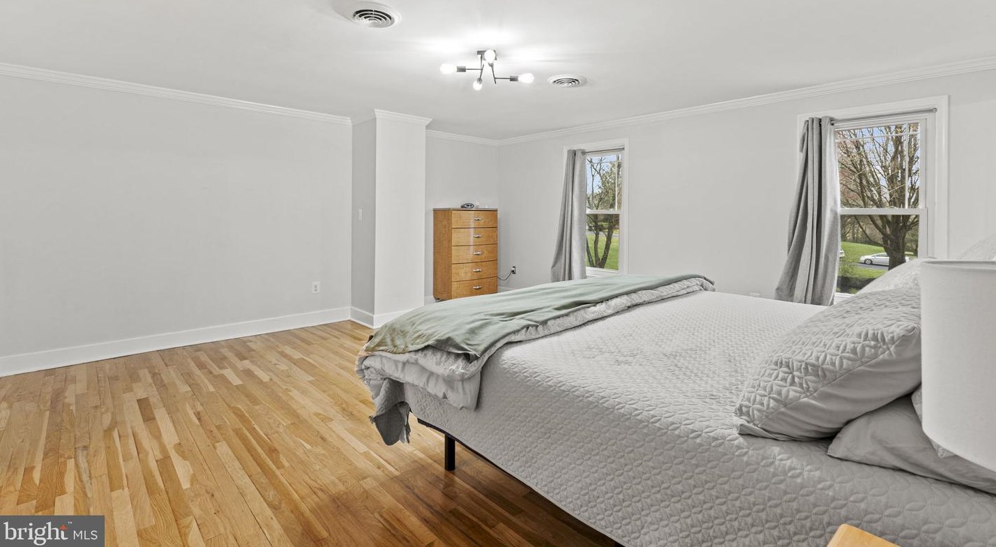 23520 Pocahontas Dr, Gaithersburg MD  20882-3216 exterior