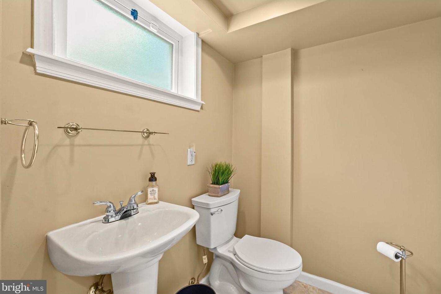 10608 Shady Cir, Silver Spring MD 20903-1236 exterior