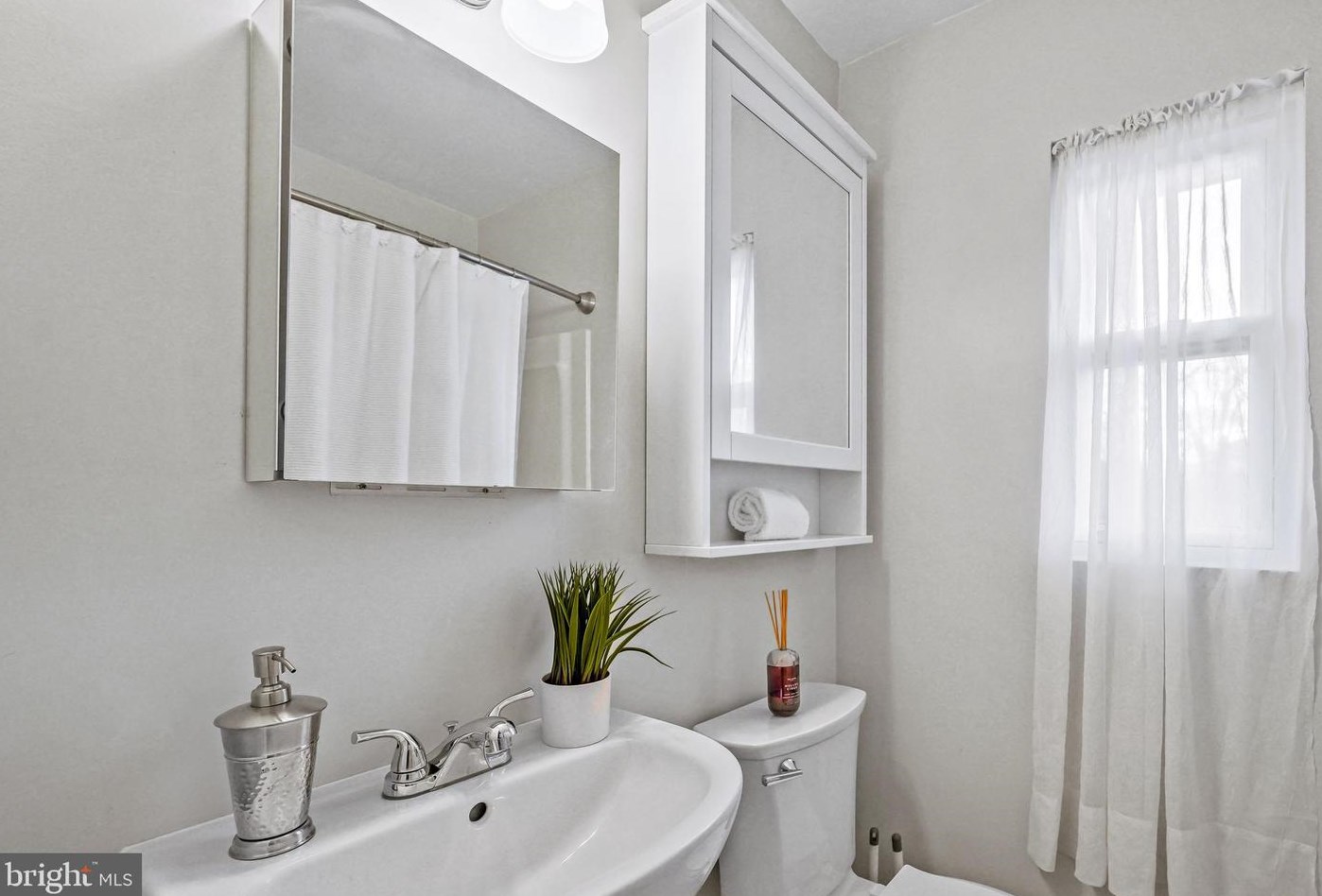 10608 Shady Cir, Silver Spring MD 20903-1236 exterior