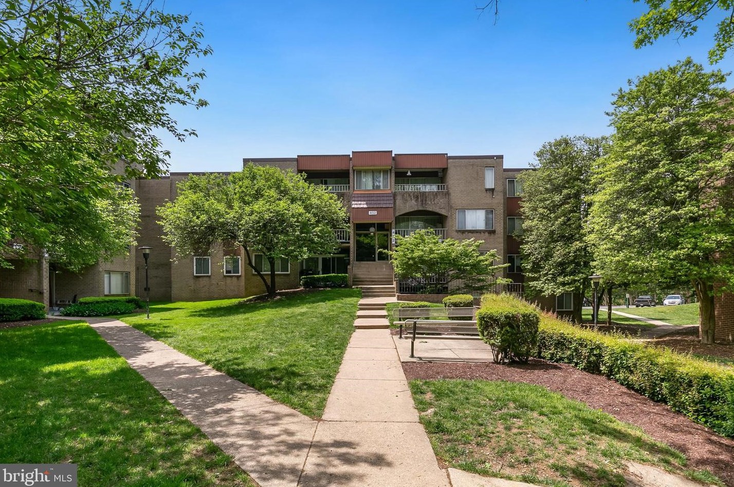 452 Girard St, Gaithersburg MD  20877-3304 exterior