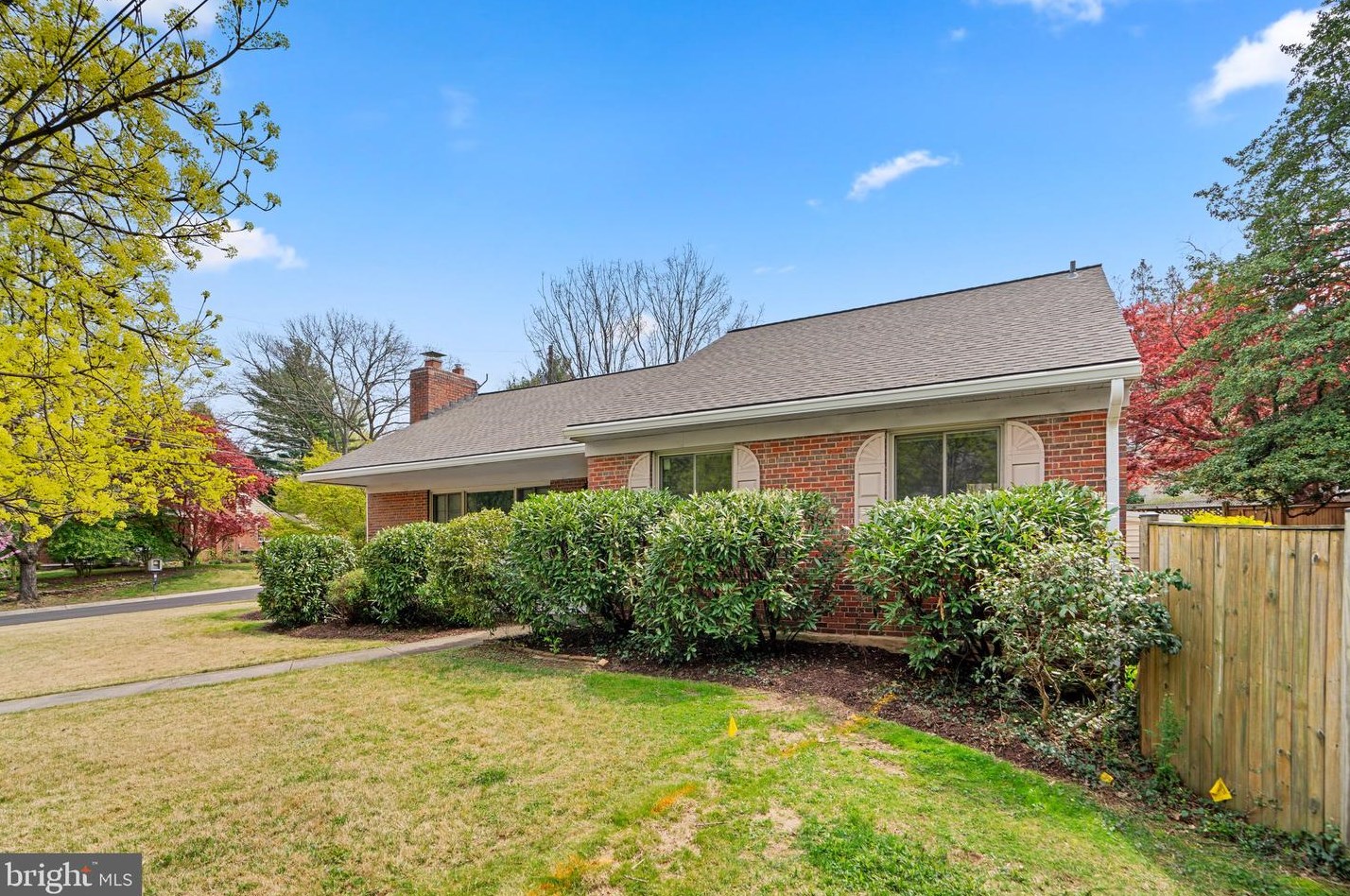 9315 Harvey Rd, Silver Spring, MD 20910-1640