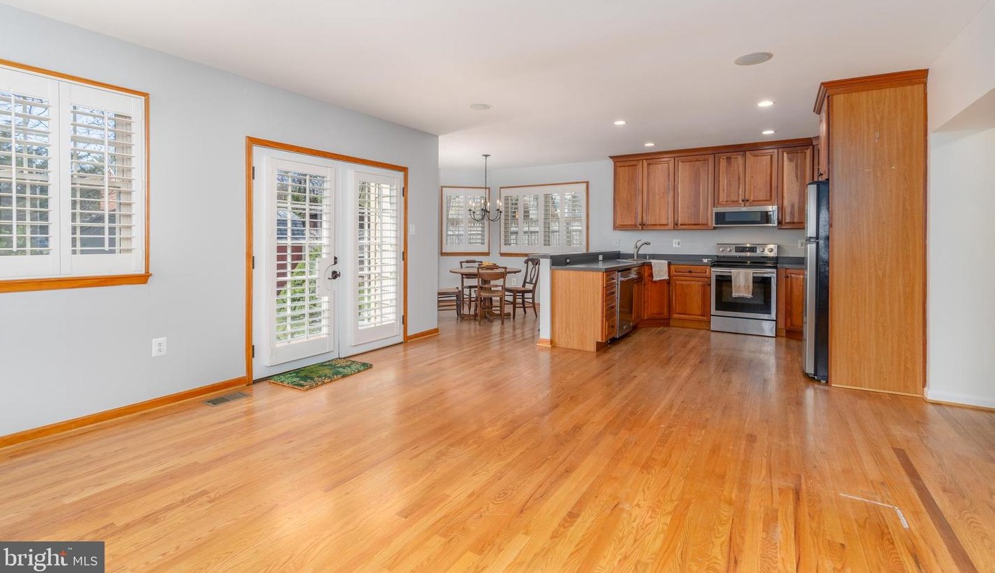 10512 Amherst Ave, Silver Spring MD  20902-4214 exterior