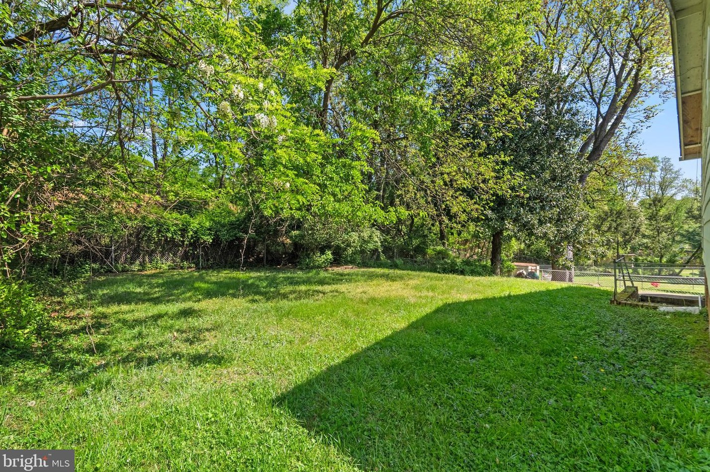 524 Indian Spring Dr, Silver Spring MD 20901-4742 exterior