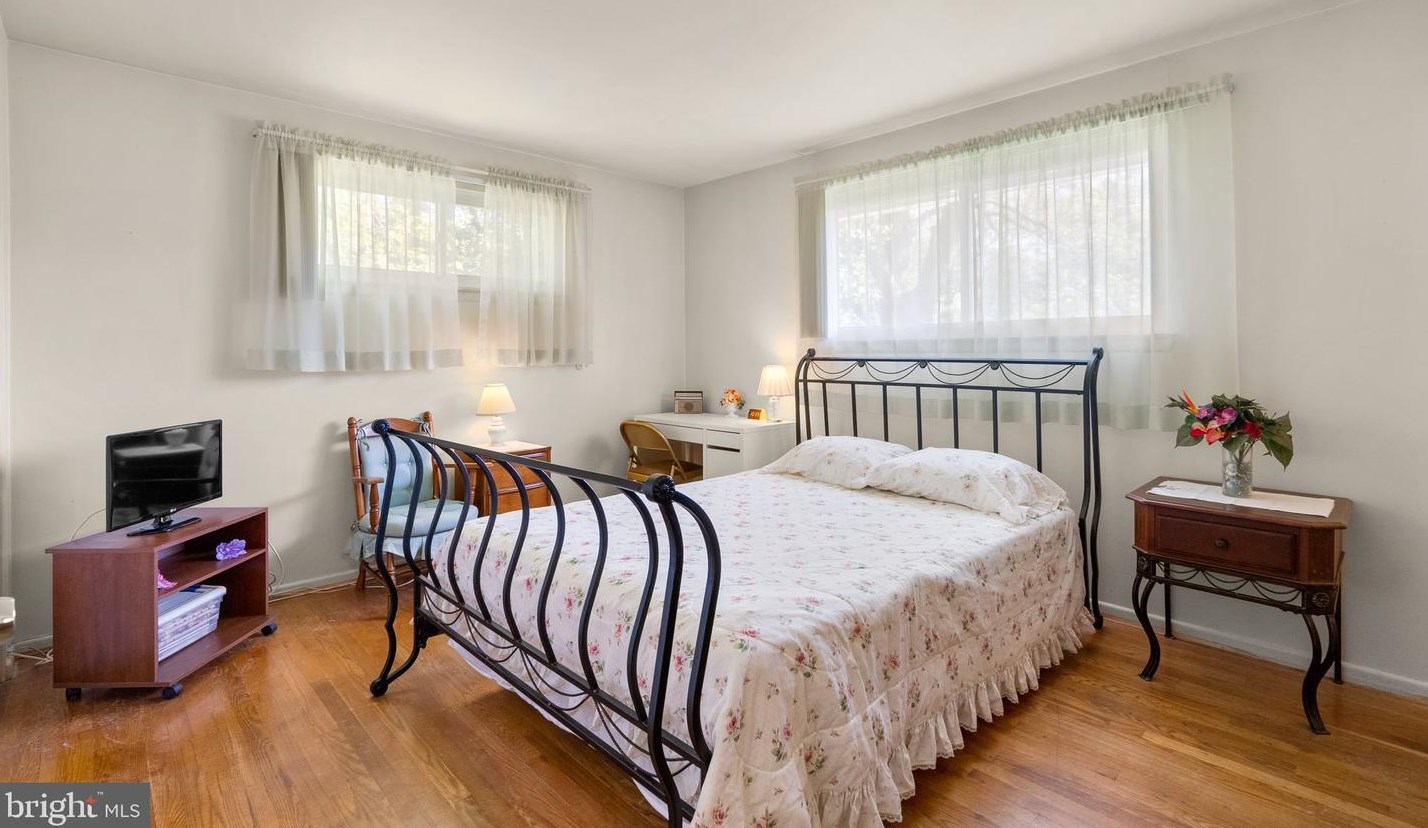 524 Indian Spring Dr, Silver Spring MD 20901-4742 exterior