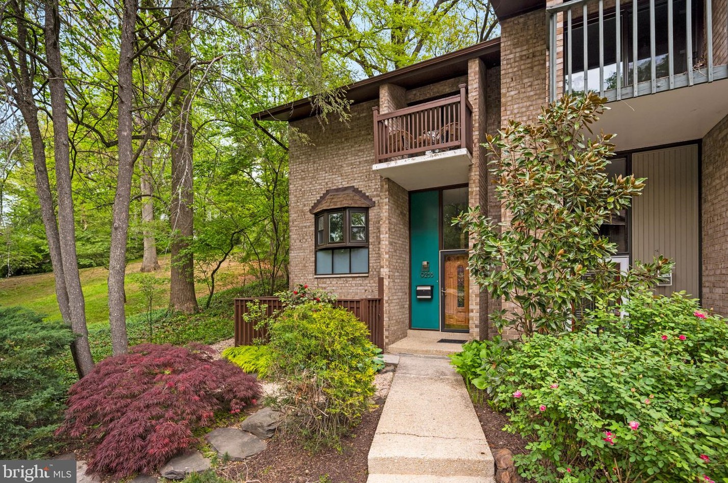 9255 Three Oaks Dr, Silver Spring, MD 20901