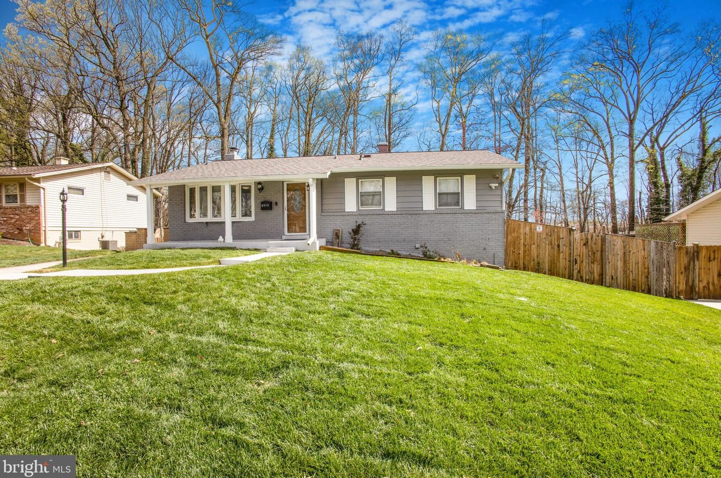 4212 Landgreen St, Rockville, MD 20853-2731