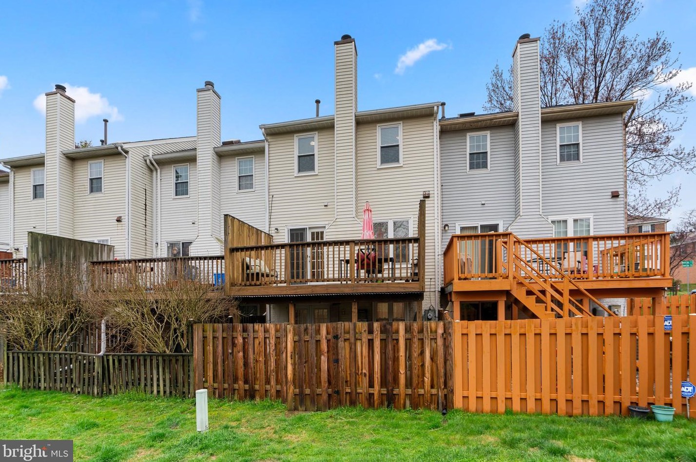 15519 Owens Glen Ter, Gaithersburg MD  20878-2369 exterior