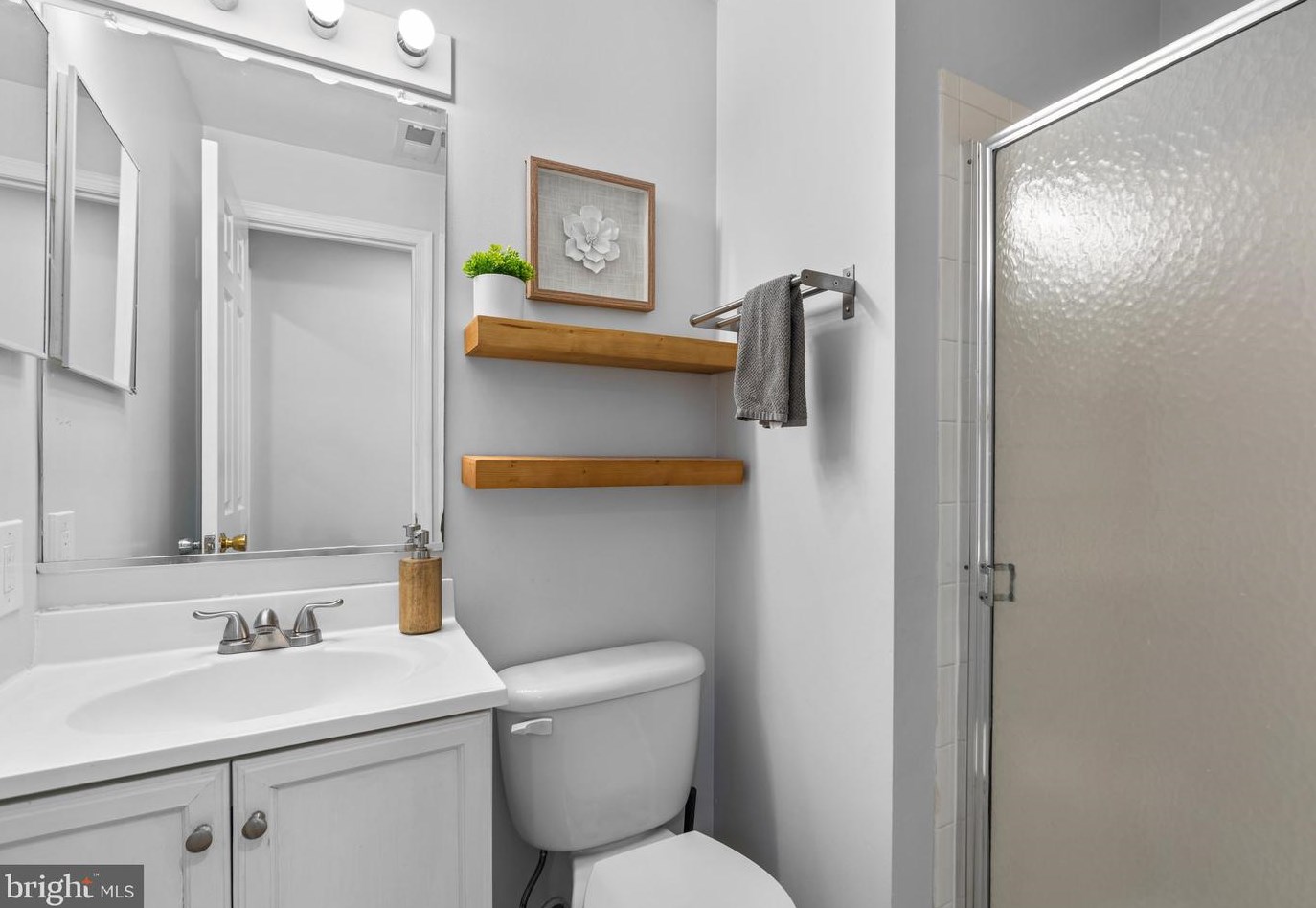 15519 Owens Glen Ter, Gaithersburg MD  20878-2369 exterior