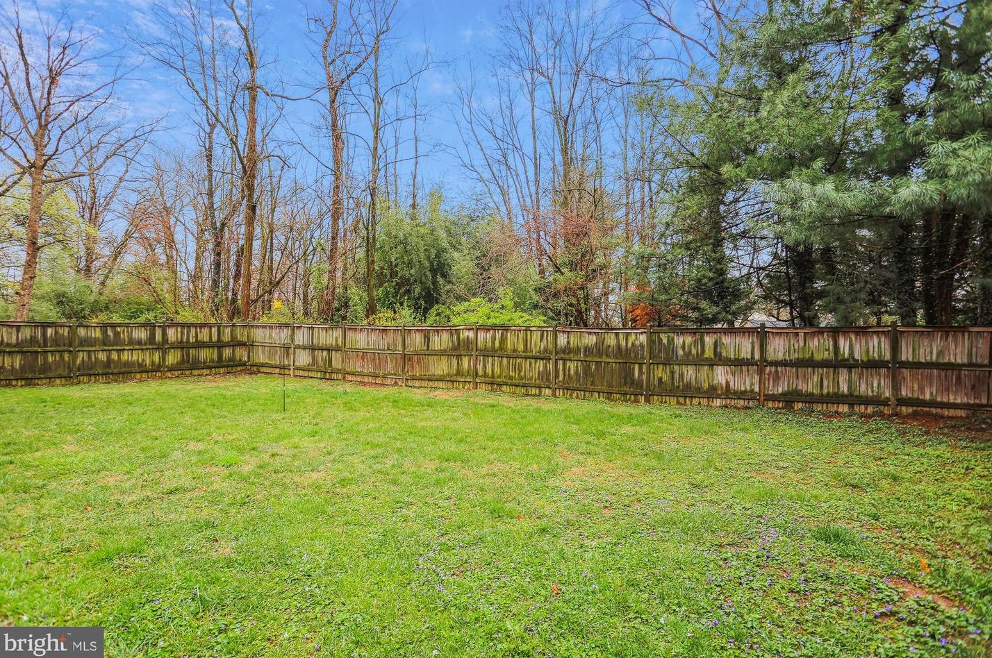 18320 Swan Stream Dr, Gaithersburg MD  20877-3858 exterior