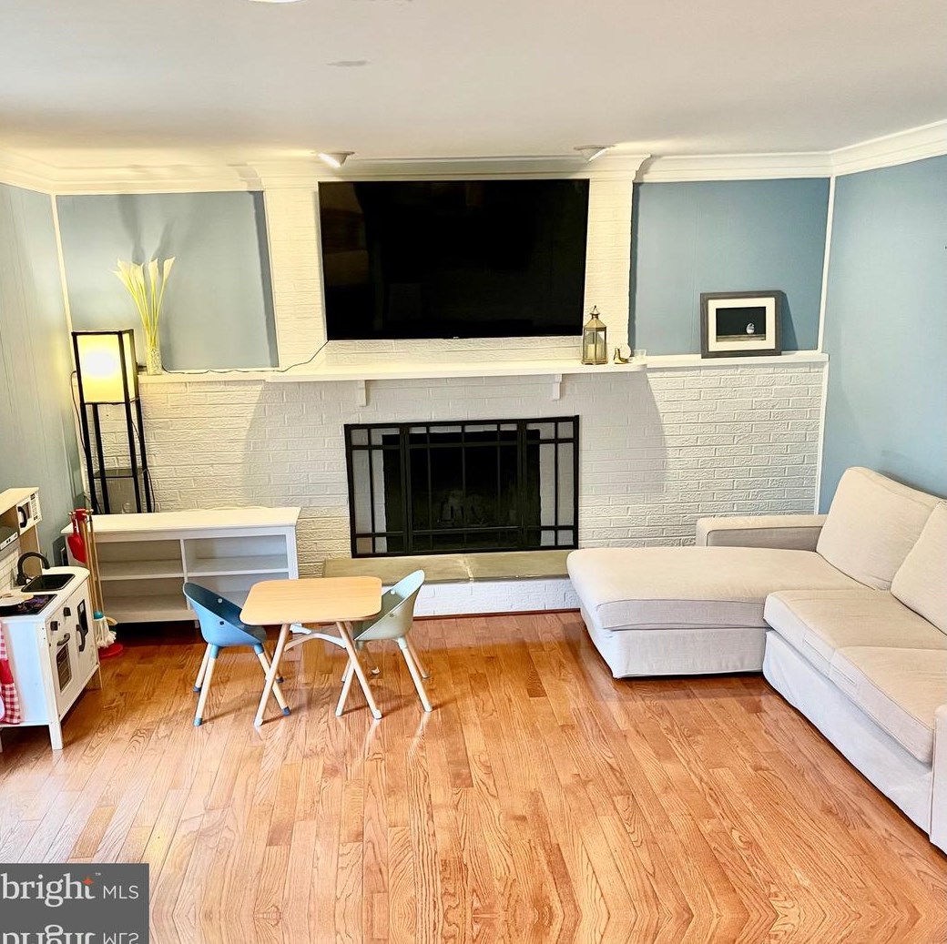 15516 Peach Leaf Ln, Gaithersburg MD  20878-2343 exterior