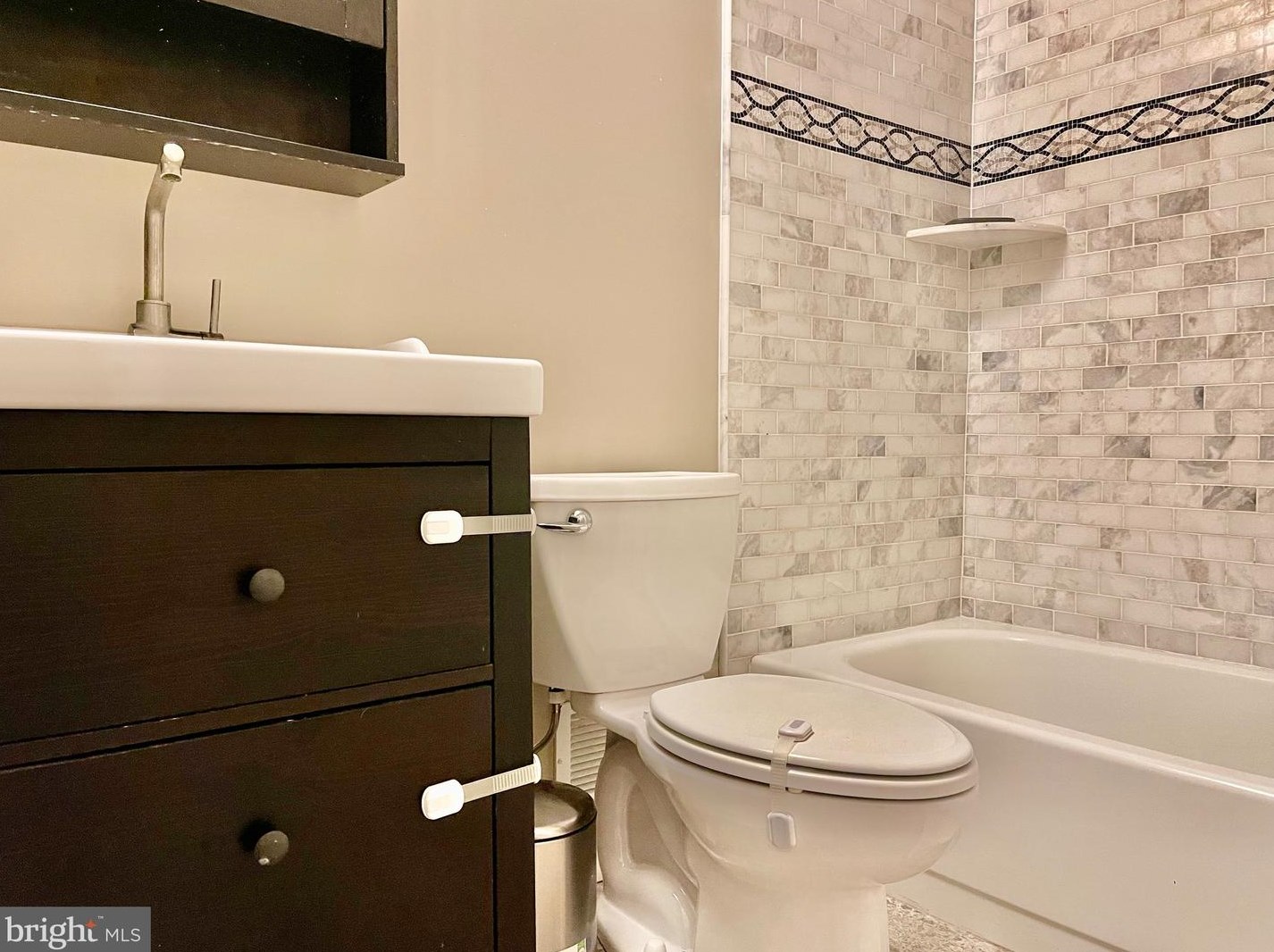 15516 Peach Leaf Ln, Gaithersburg MD  20878-2343 exterior