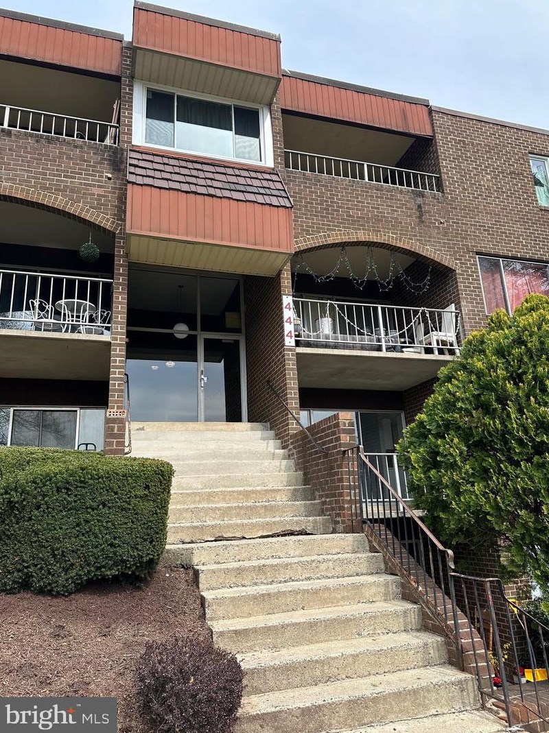 444 Girard St #297, Gaithersburg, MD 20877