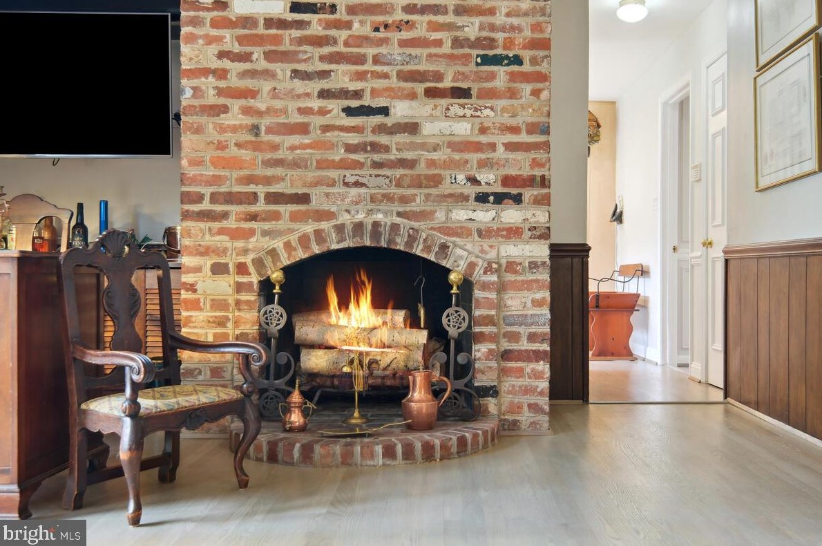 11705 Coldstream Dr, Rockville MD 20854-3620 exterior