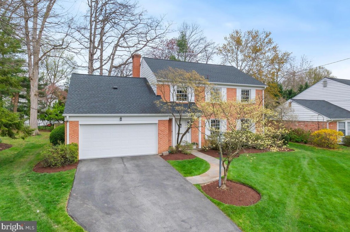 11705 Coldstream Dr, Rockville, MD 20854-3611