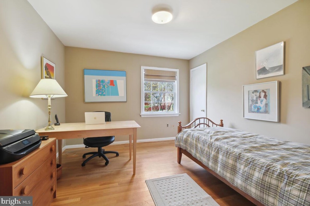 11705 Coldstream Dr, Rockville MD 20854-3620 exterior