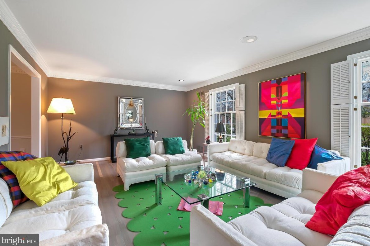 11705 Coldstream Dr, Rockville MD 20854-3620 exterior