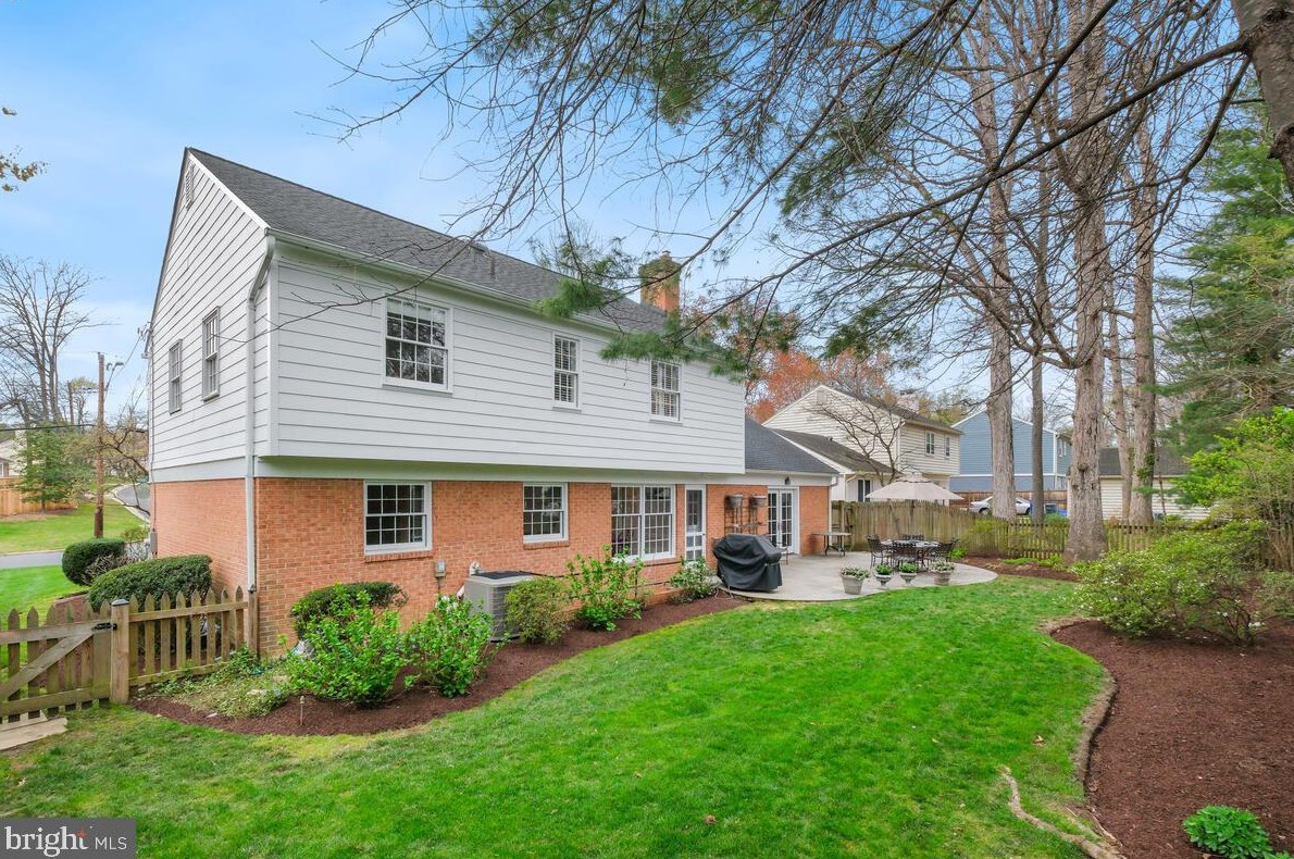 11705 Coldstream Dr, Rockville MD 20854-3620 exterior