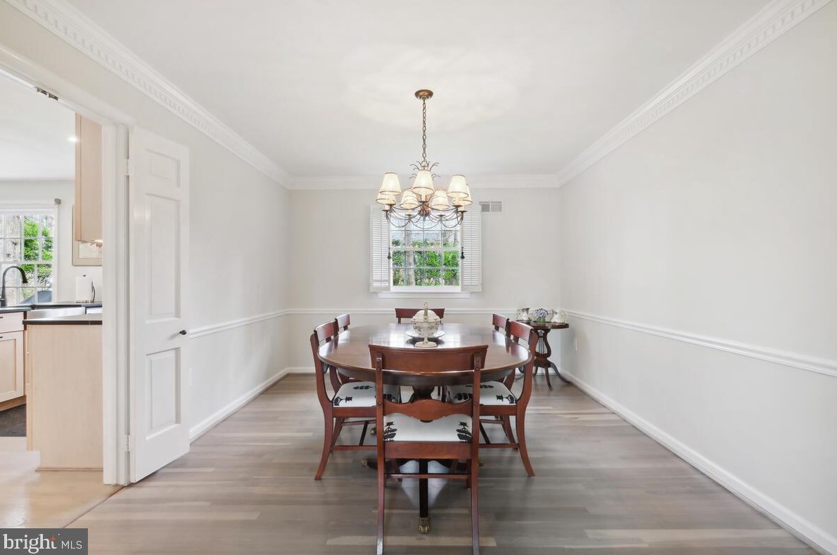 11705 Coldstream Dr, Rockville MD 20854-3620 exterior