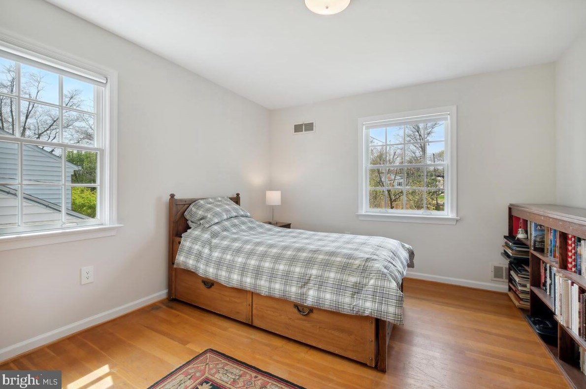 11705 Coldstream Dr, Rockville MD 20854-3620 exterior