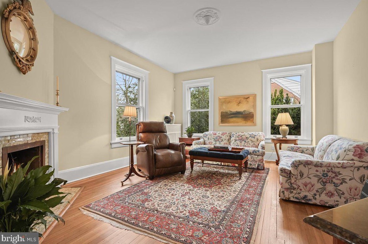 6515 Brookville Rd, Bethesda MD 20815-4062 exterior