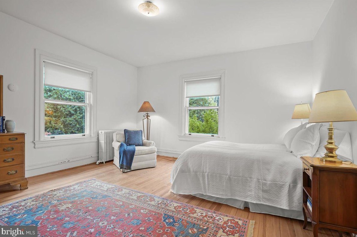 6515 Brookville Rd, Bethesda MD 20815-4062 exterior