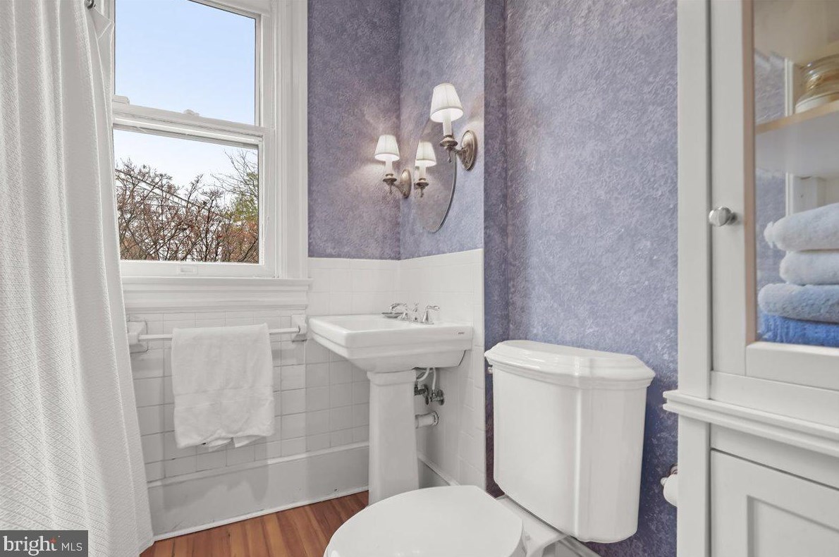 6515 Brookville Rd, Bethesda MD 20815-4062 exterior