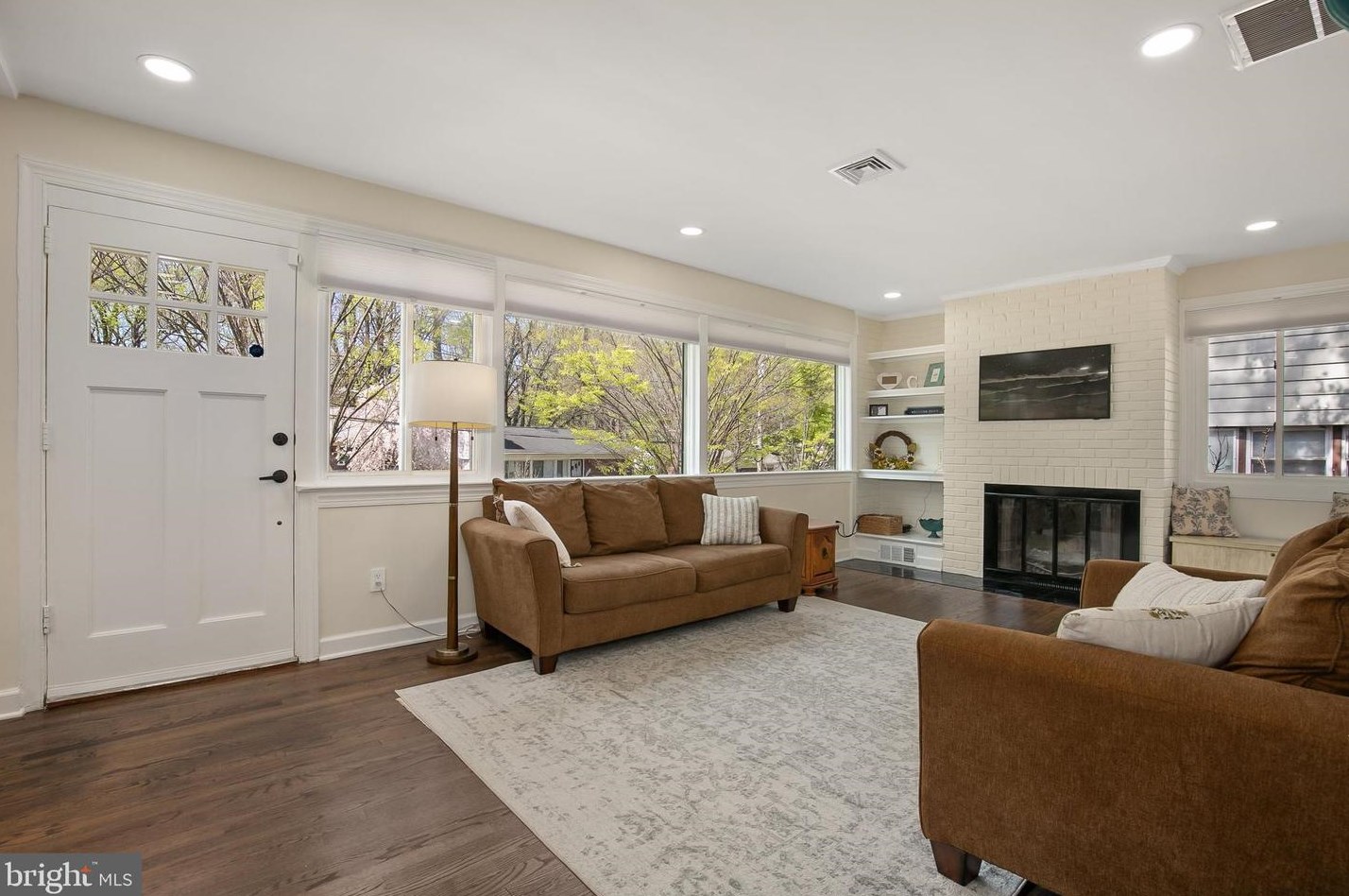 7507 Glenside Dr, Silver Spring MD  20912-7546 exterior