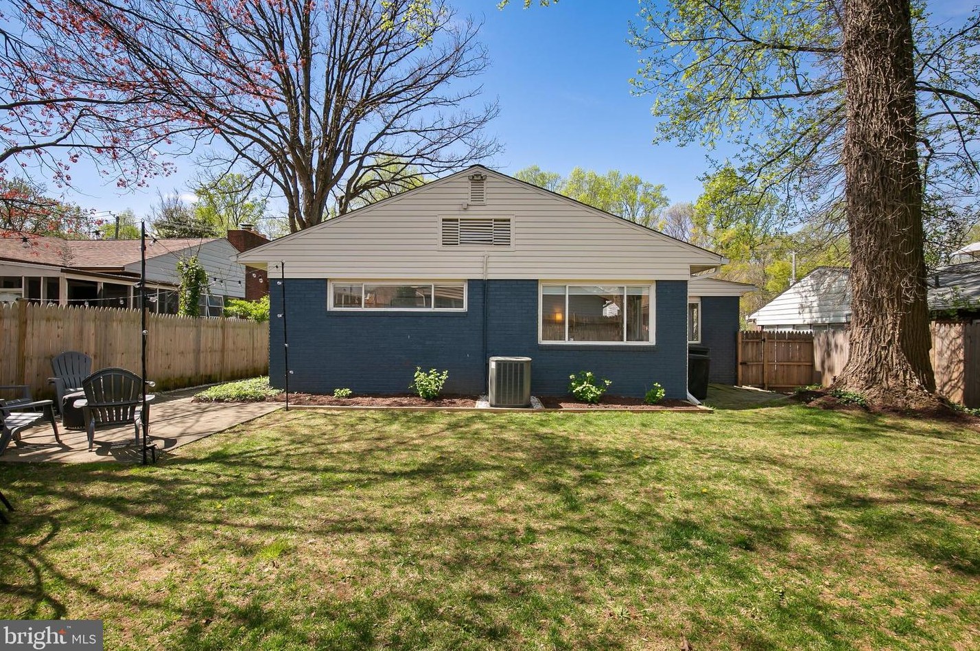 7507 Glenside Dr, Silver Spring MD  20912-7546 exterior