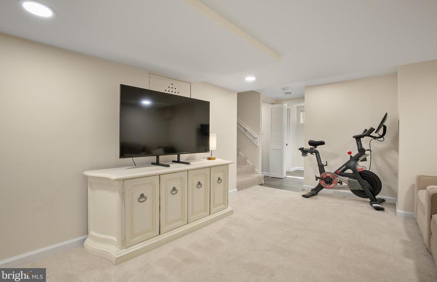 7507 Glenside Dr, Silver Spring MD  20912-7546 exterior