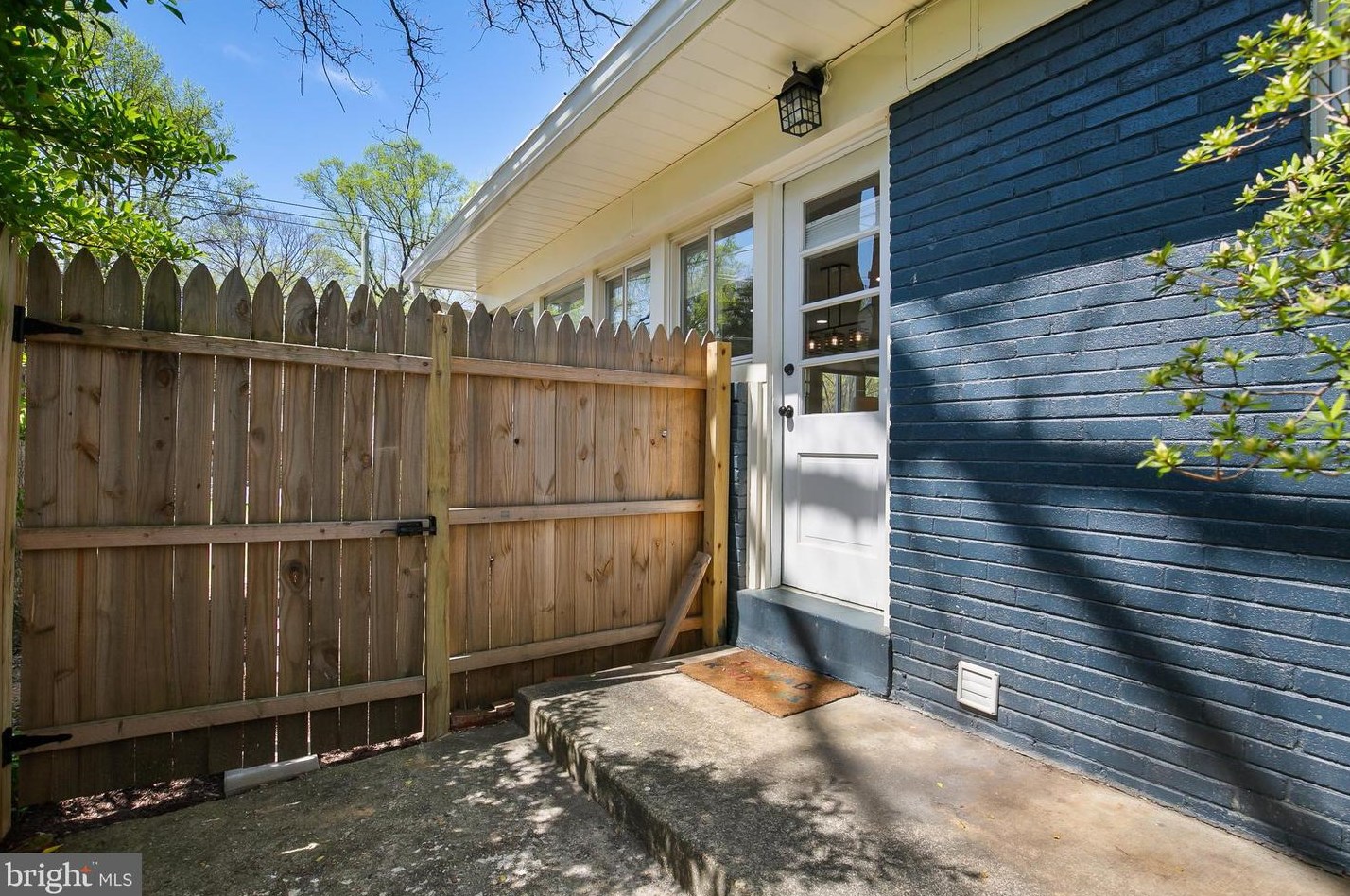 7507 Glenside Dr, Silver Spring MD  20912-7546 exterior