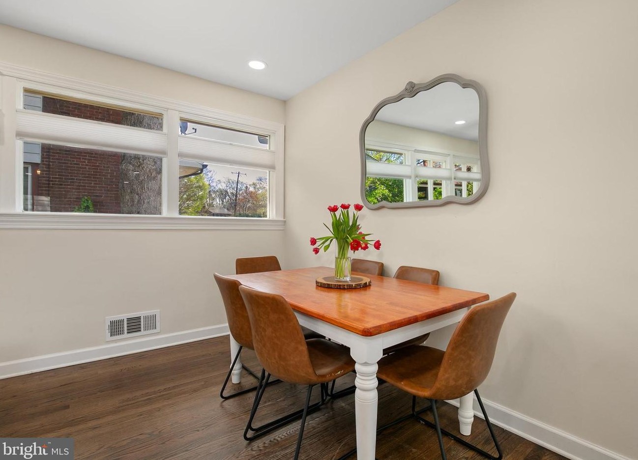 7507 Glenside Dr, Silver Spring MD  20912-7546 exterior