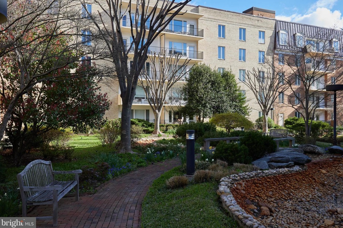 8101 Connecticut Ave, Bethesda MD  20815-2810 exterior