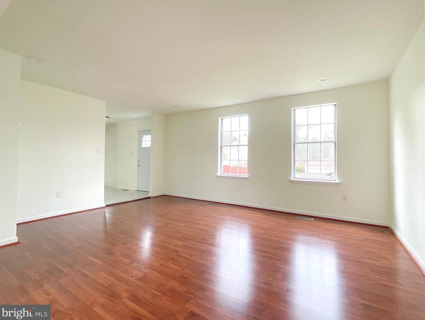 8809 Blue Smoke Dr, Gaithersburg, MD 20879-1649