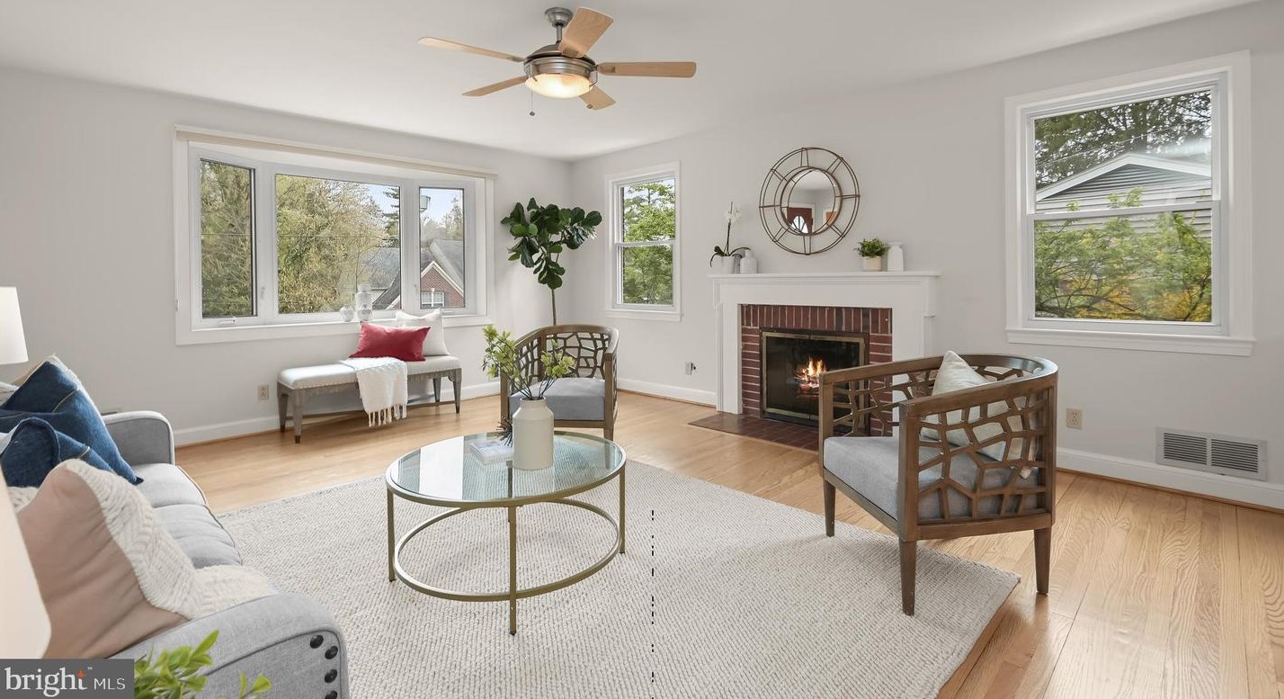 6300 Bannockburn Dr, Bethesda, MD 20817-5404