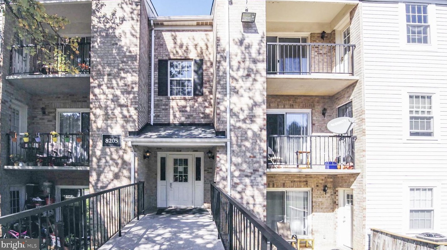 8205 Whispering Oaks Way, Gaithersburg MD  20879-5242 exterior