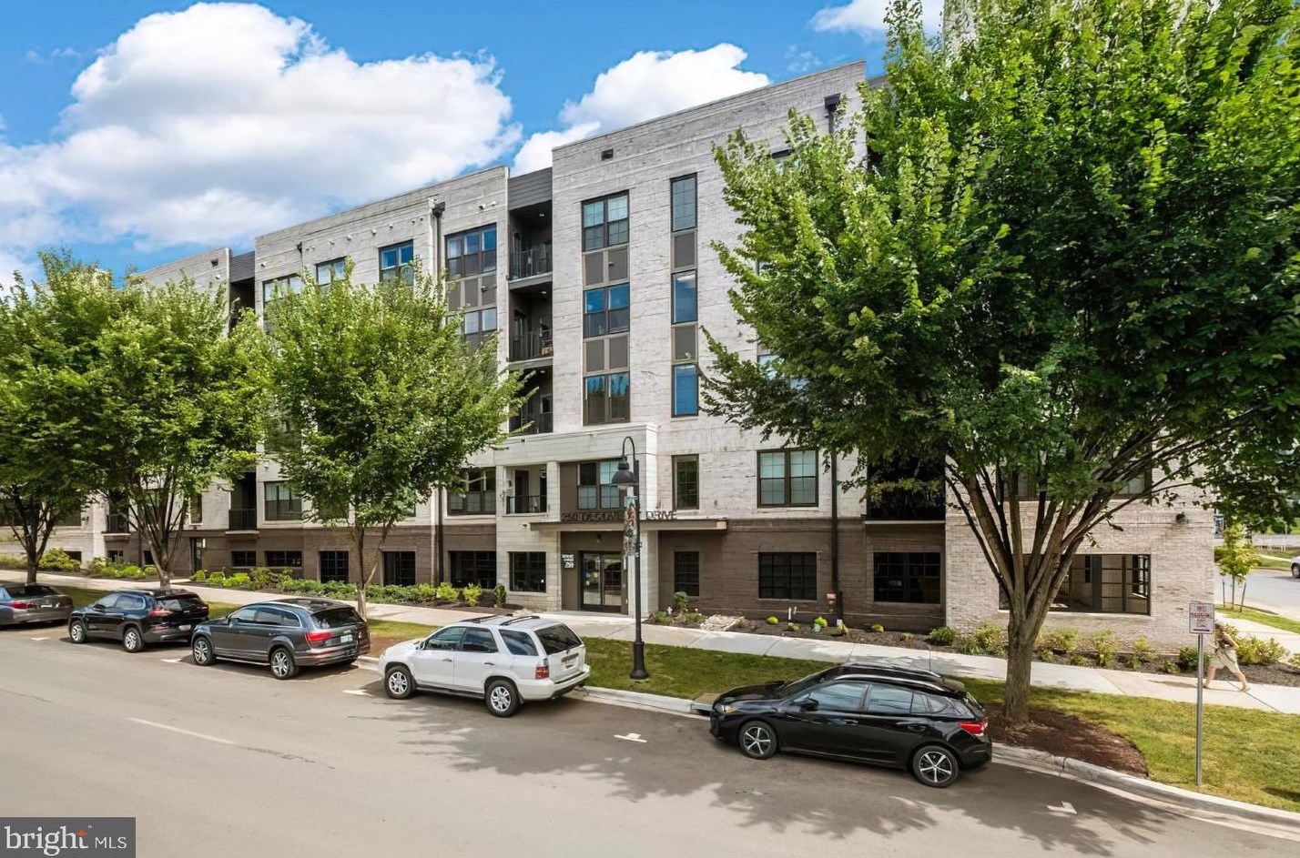 250 Decoverly Dr, Gaithersburg, MD 20878