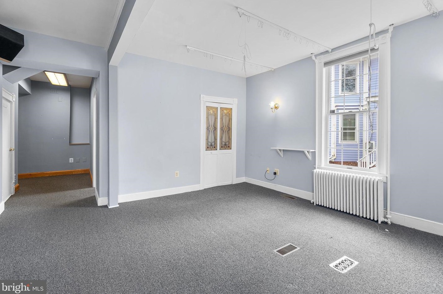 418 Diamond Ave, Gaithersburg MD 20877-2108 exterior