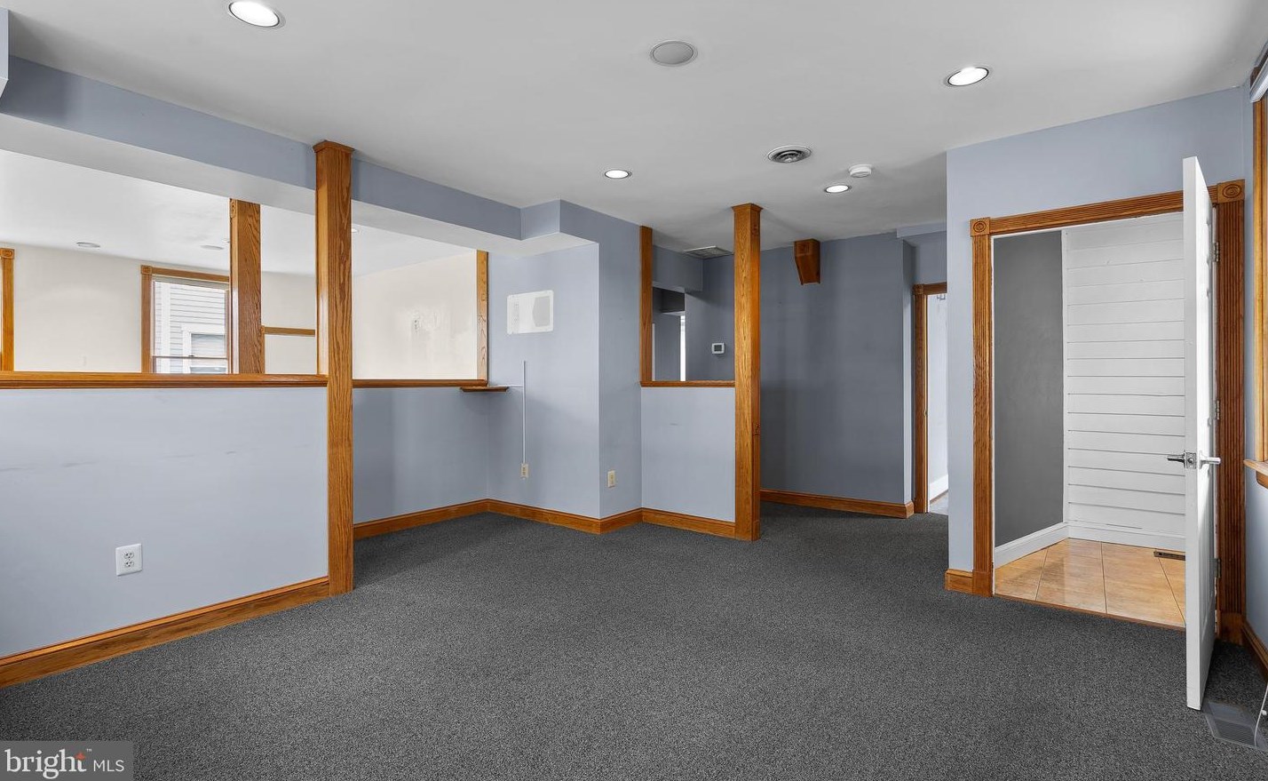 418 Diamond Ave, Gaithersburg MD 20877-2108 exterior