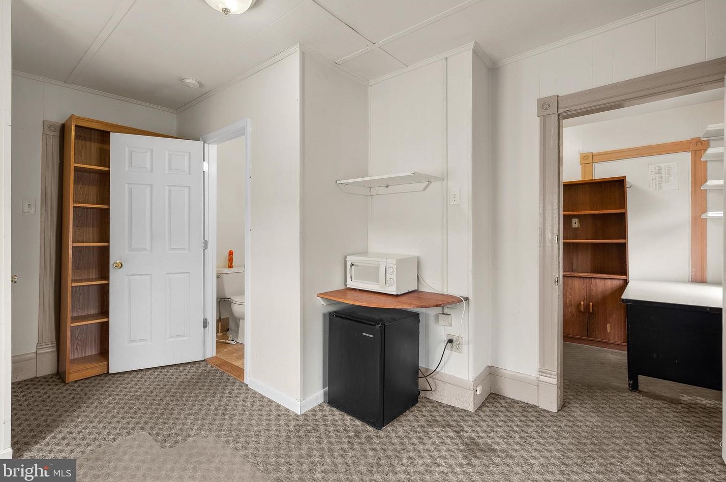 418 Diamond Ave, Gaithersburg MD 20877-2108 exterior