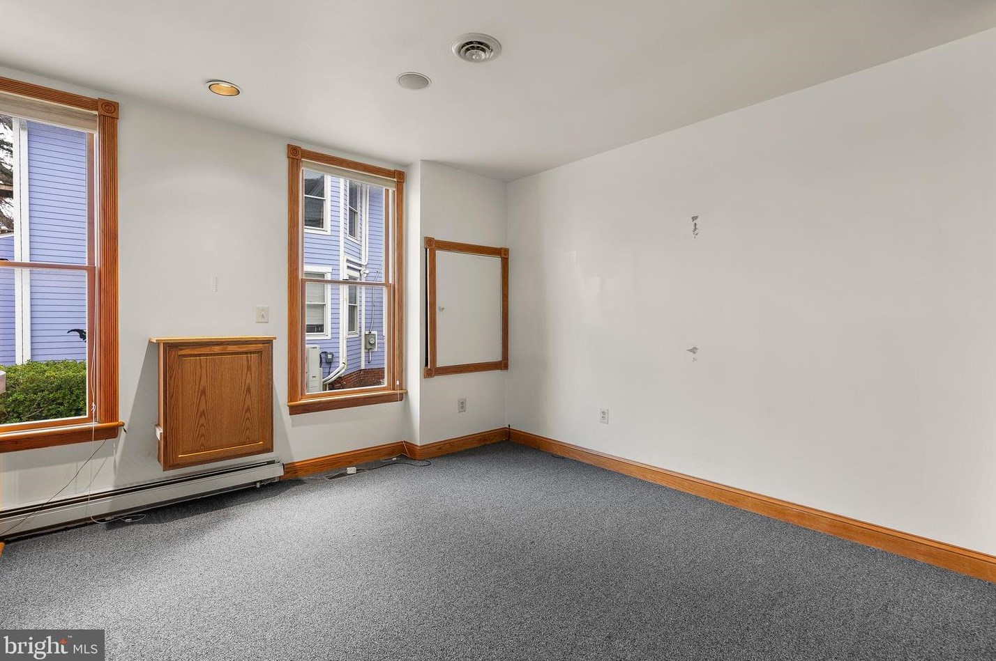 418 Diamond Ave, Gaithersburg MD 20877-2108 exterior