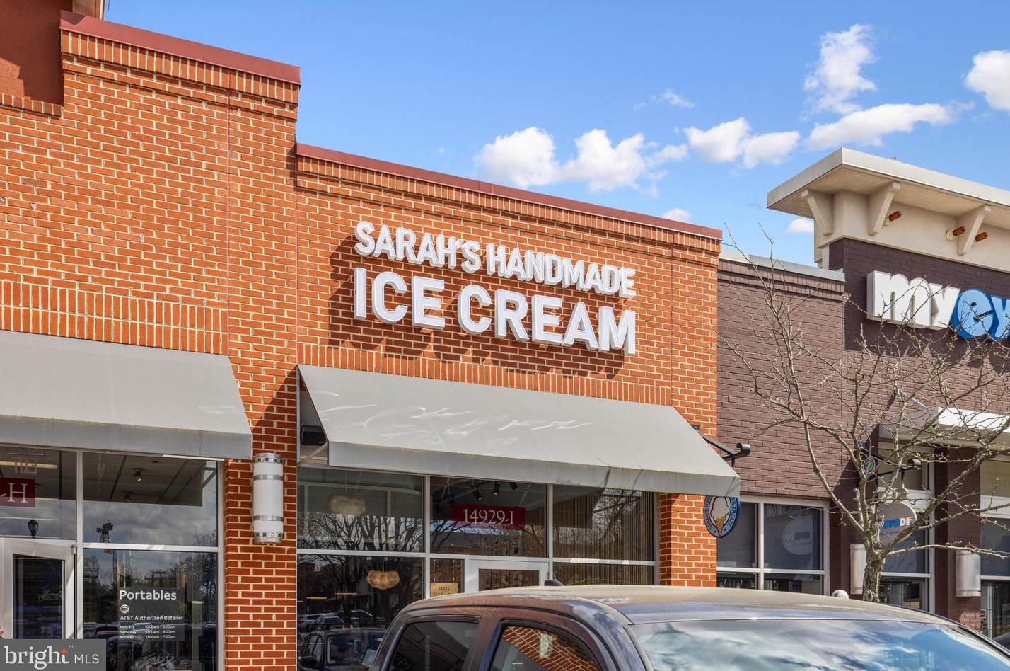 216 Fallsgrove Blvd, Rockville MD 20850-4711 exterior