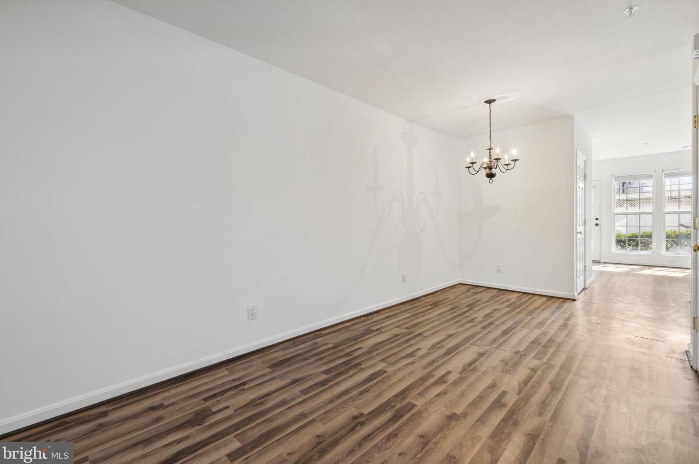 216 Fallsgrove Blvd, Rockville MD 20850-4711 exterior