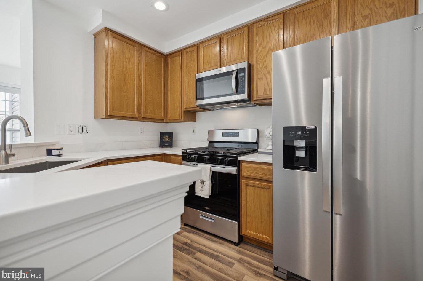 216 Fallsgrove Blvd, Rockville MD 20850-4711 exterior