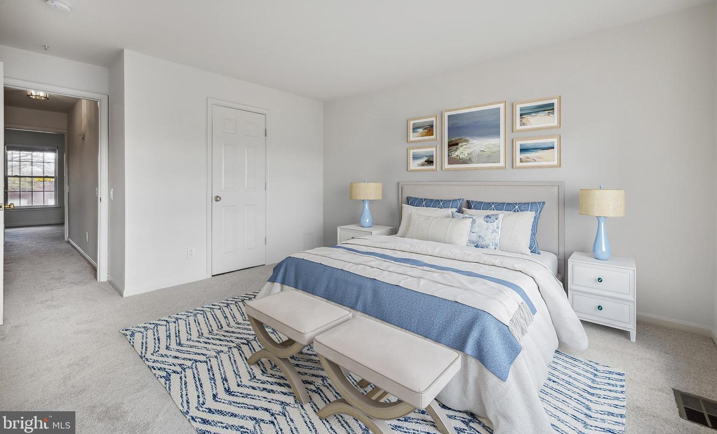 216 Fallsgrove Blvd, Rockville MD 20850-4711 exterior