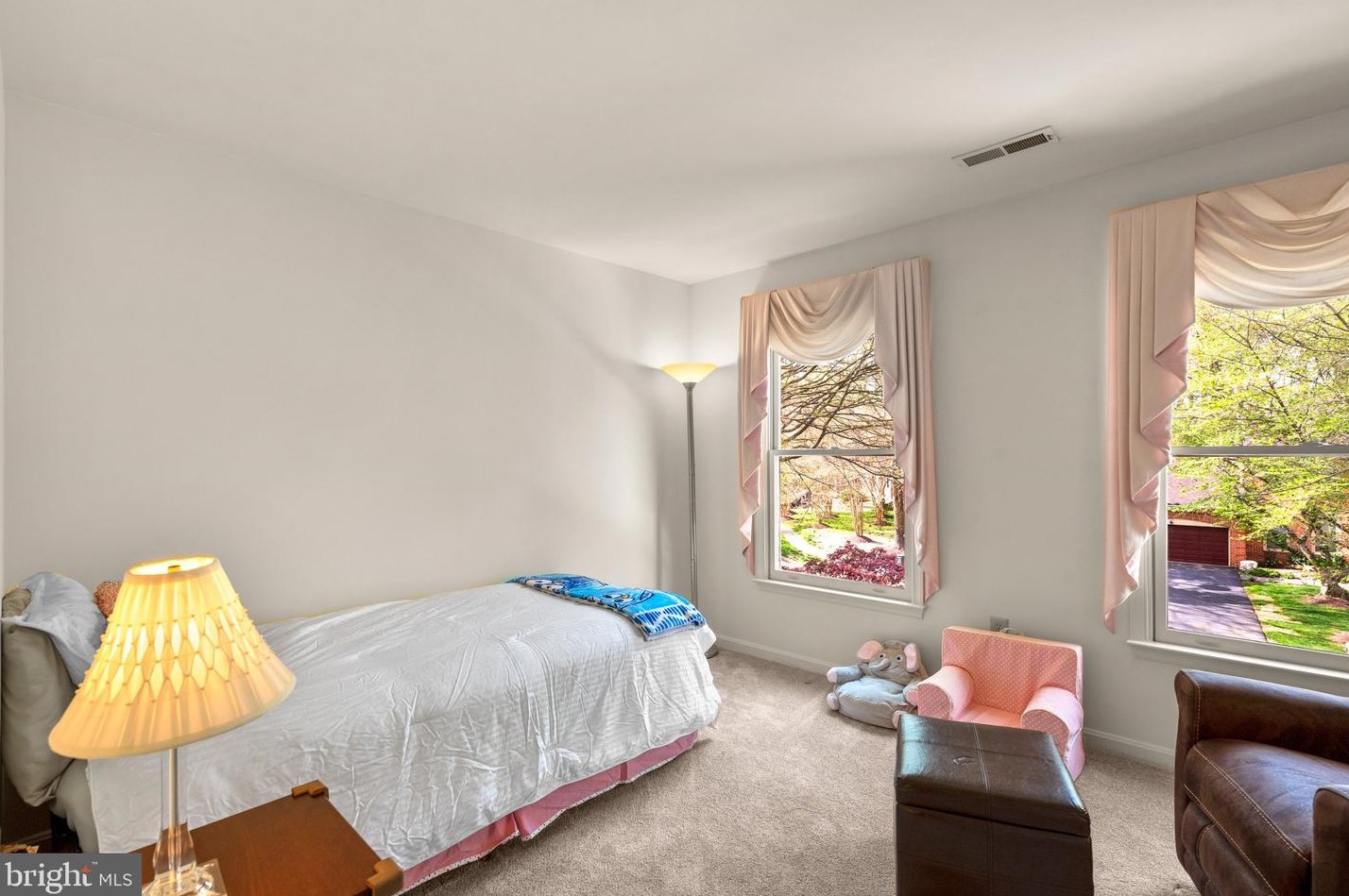 605 Pebble Bch Dr, Silver Spring MD 20904-3574 exterior